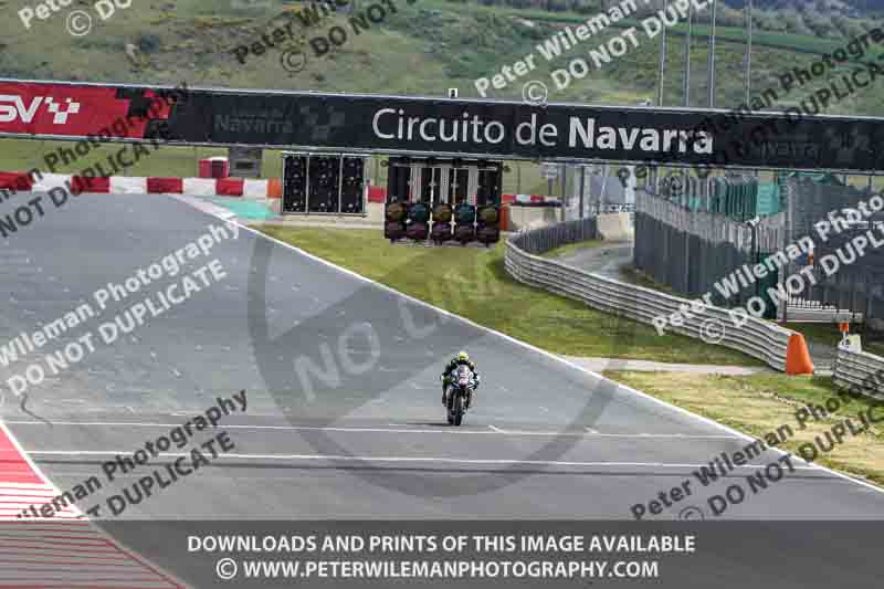 cadwell no limits trackday;cadwell park;cadwell park photographs;cadwell trackday photographs;enduro digital images;event digital images;eventdigitalimages;navarra;no limits trackdays;peter wileman photography;racing digital images;trackday digital images;trackday photos